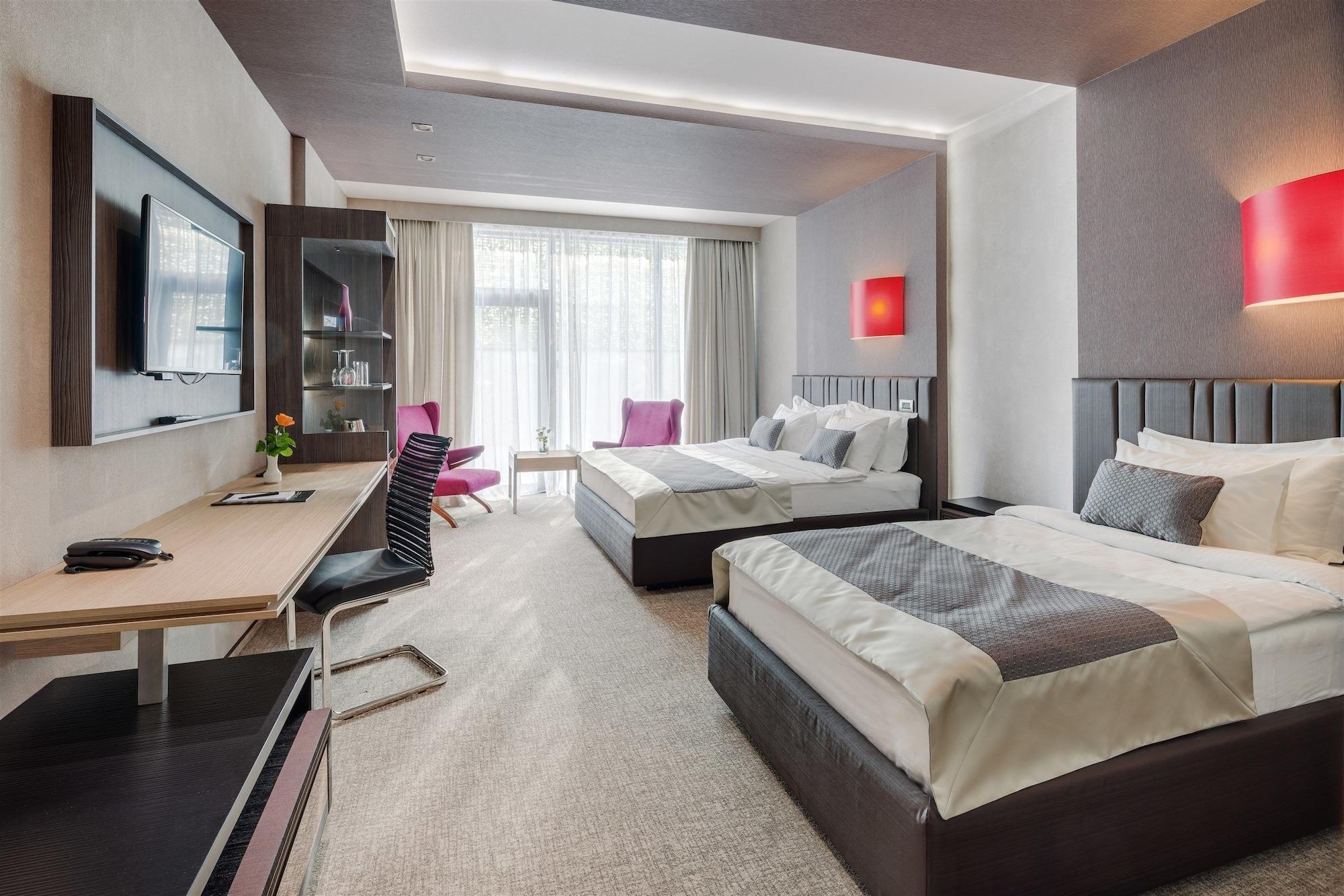 Sky Blue Hotel & Spa Paulesti  ภายนอก รูปภาพ