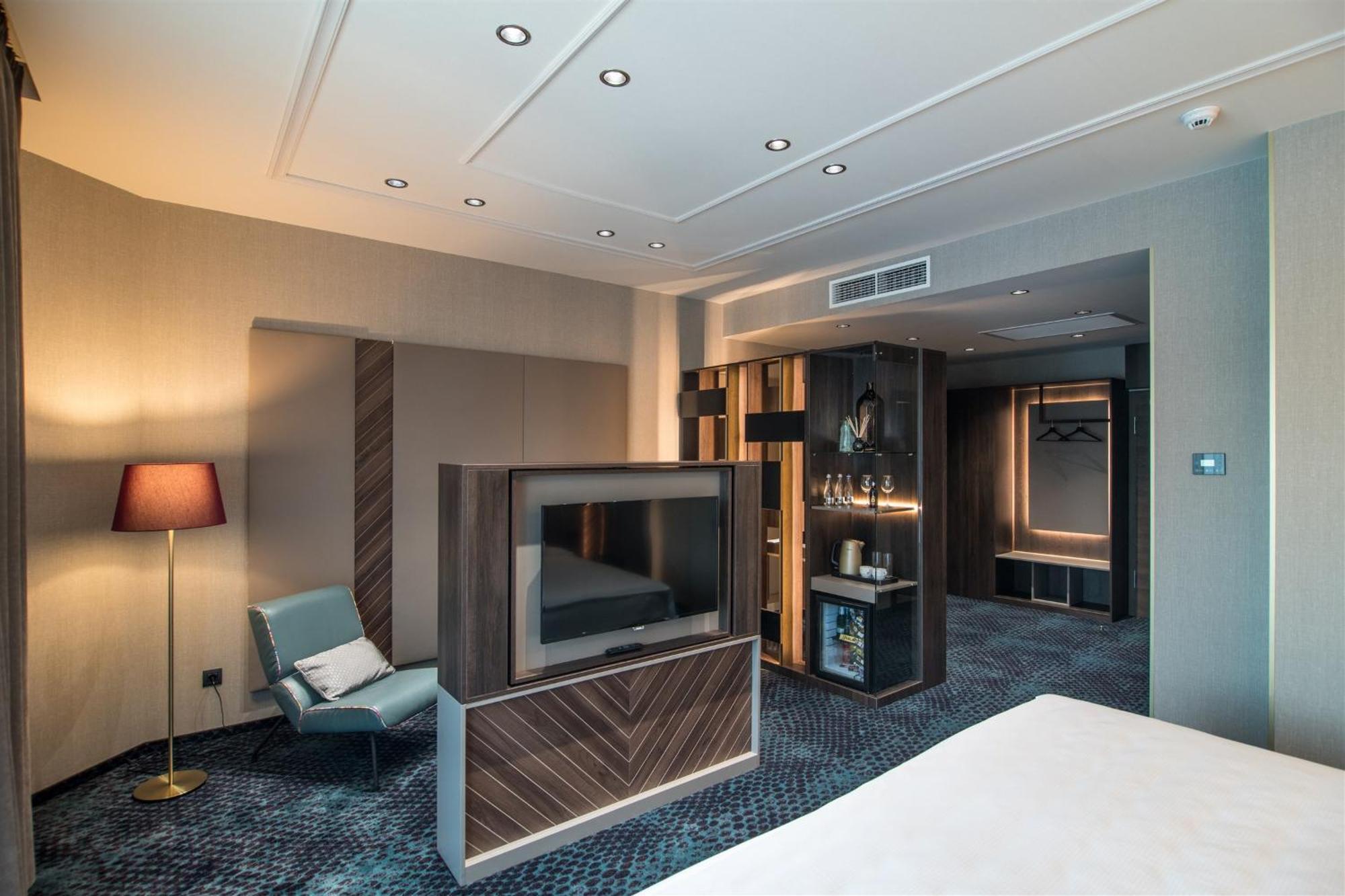 Sky Blue Hotel & Spa Paulesti  ภายนอก รูปภาพ